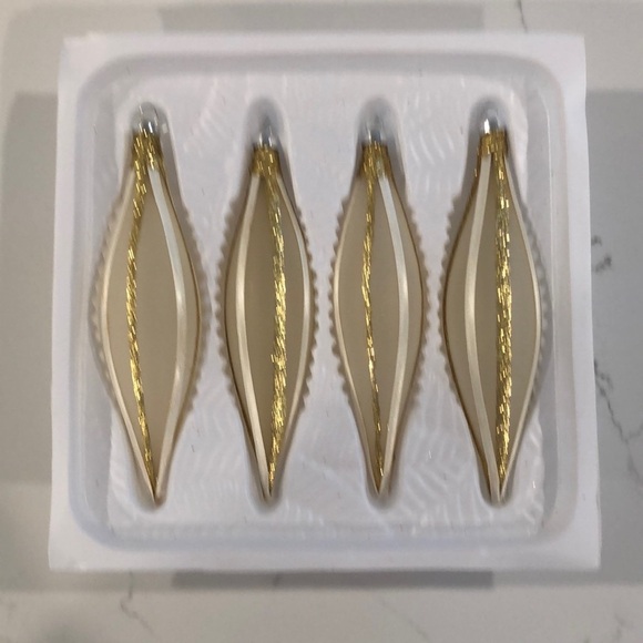 Hand decorated vintage icicle Christmas tree ornaments set (4) gold with ribbon - Picture 2 of 6